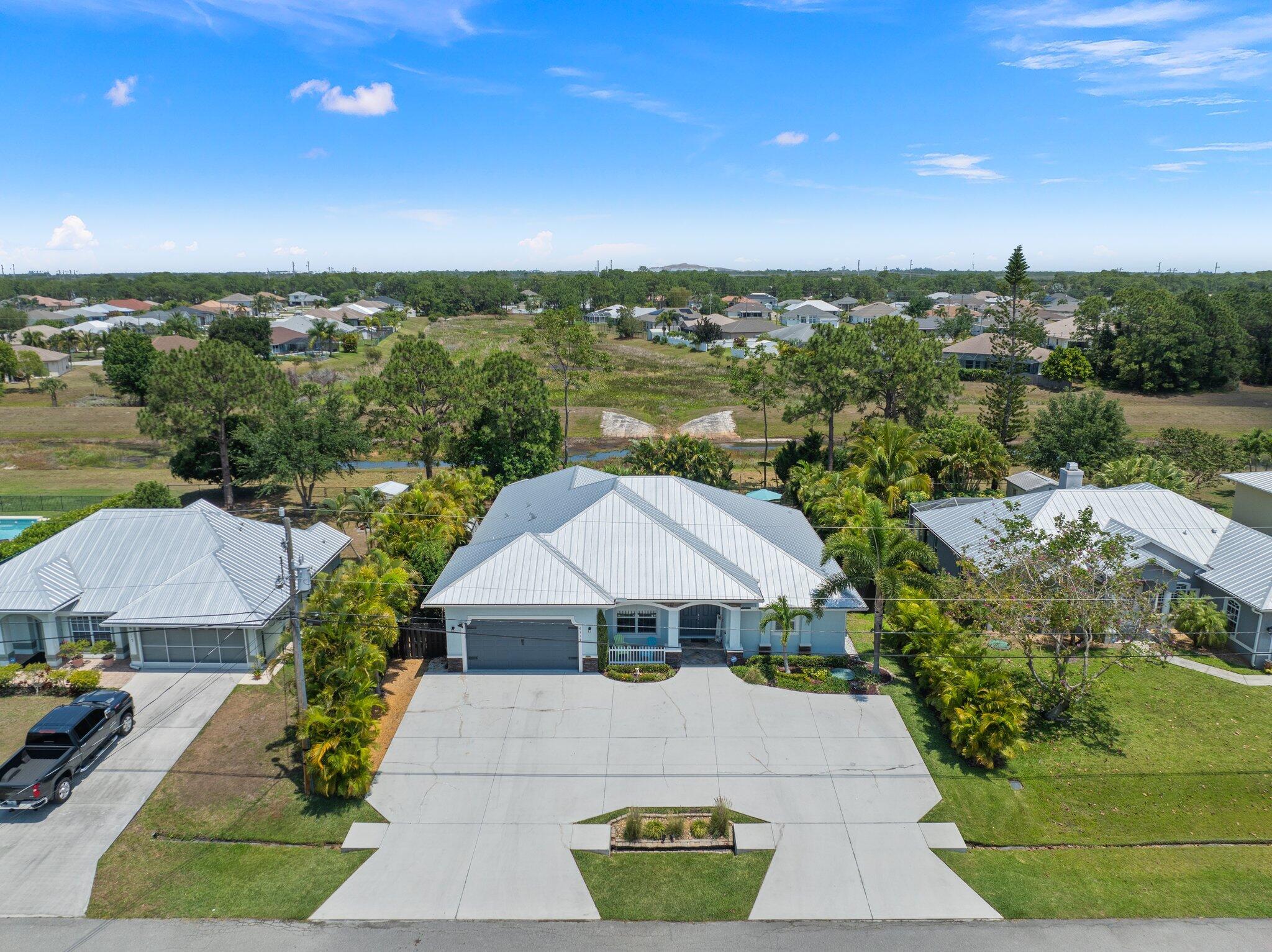 East Deville Cir, Port Saint Lucie, FL 34986