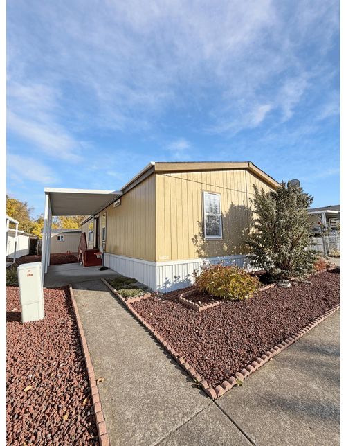 106-1570 S Peach St, Medford, OR, 97501-7017 | Card Image