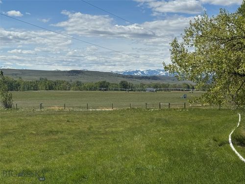3 Fishinghole Dr, Big Timber, MT, 59011-7669 | Card Image