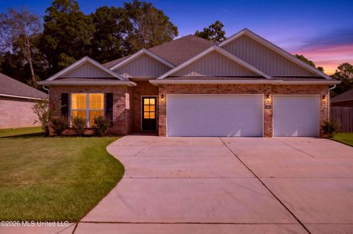8009 Crawford Dr, Long Beach, MS, 39560-5649 | Card Image