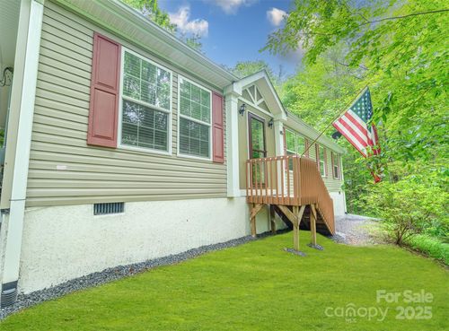 225 Opal Dr, Whittier, NC, 28789-7867 | Card Image