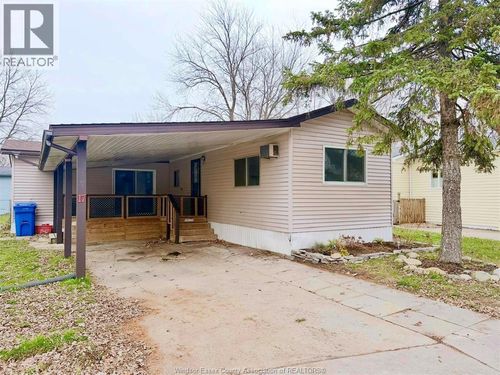 17 Spruce St, Mcgregor, ON, N0R1J0 | Card Image