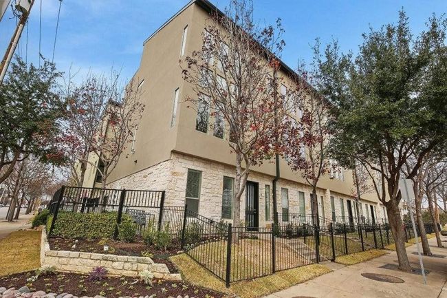 APT-1 - 1600 N Haskell Ave, Condo with 2 bedrooms, 3 bathrooms and null parking in Dallas TX | Image 24