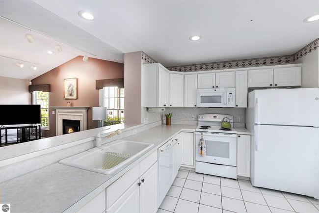 301 Golfview Ln, House other with 2 bedrooms, 2 bathrooms and null parking in Elk Rapids MI | Image 11