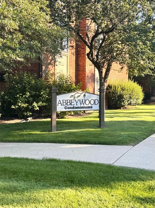 a-2264 Abbeywood Dr, Lisle, IL, 60532-6825 | Card Image