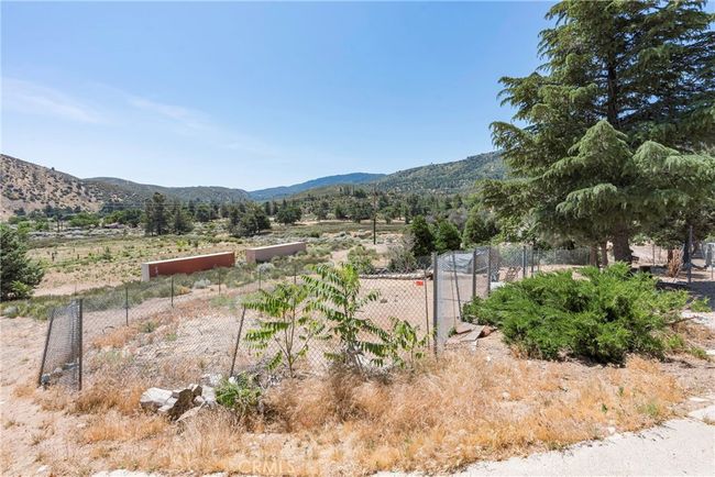26865 Elizabeth Lake Rd, House other with 2 bedrooms, 2 bathrooms and 2 parking in Lake Hughes CA | Image 46