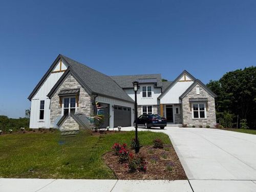 2146683 Fairview Dr, Menomonee Falls, WI, 53051-1678 | Card Image