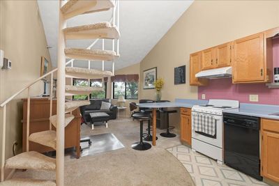 364 - 10 Kellogg Road, Condo with 2 bedrooms, 1 bathrooms and null parking in Essex Junction VT | Image 1