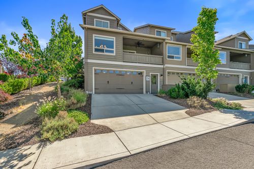 969 Camelot Dr, Ashland, OR, 97520-9164 | Card Image