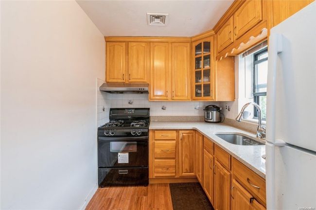 110-14 Horace Harding Expy, Home with 4 bedrooms, 2 bathrooms and null parking in Forest Hills NY | Image 7