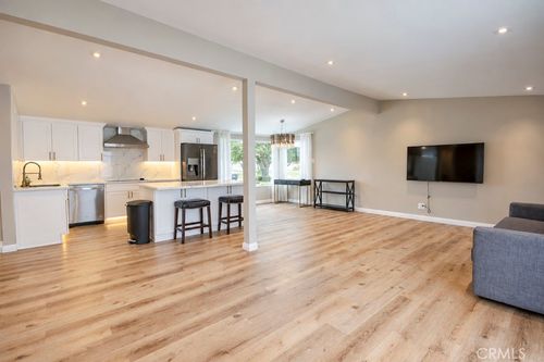 660 Beach St, Costa Mesa, CA, 92627 | Card Image