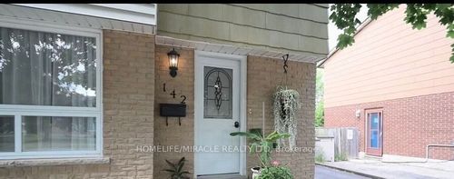 142 Hillmer Rd, Cambridge, ON, N1R6N8 | Card Image