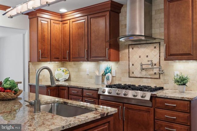 8924 Cross Chase Cir, House other with 4 bedrooms, 5 bathrooms and null parking in LORTON VA | Image 29