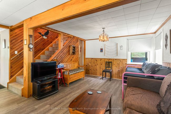 18053 Highway 35, House other with 3 bedrooms, 1 bathrooms and 6 parking in Algonquin Highlands ON | Image 17