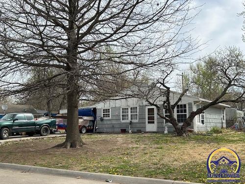 3326 Se Massachusetts Ave, Topeka, KS, 66605-2646 | Card Image