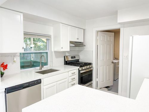 7040-7040 Nw 24th St, Sunrise, FL, 33313-2820 | Card Image
