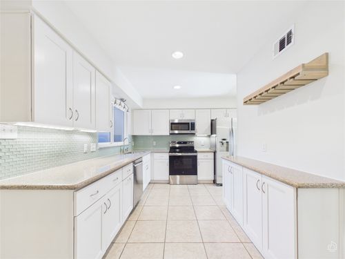 1707 Timberwood Dr, Austin, TX, 78741-5546 | Card Image