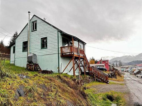 328 2nd St, Hoonah, AK, 99829 | Card Image