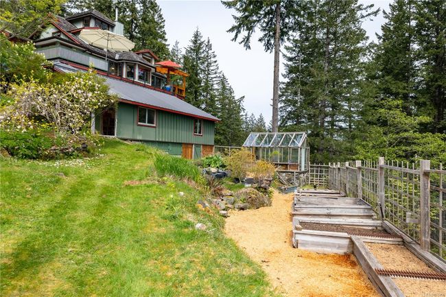Garden has extra water tap and irrigation | Image 77