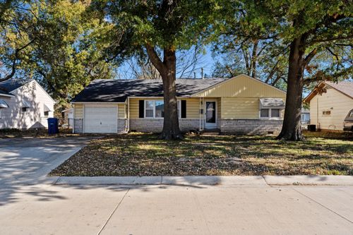 1932 A St Ne, Miami, OK, 74354-2113 | Card Image