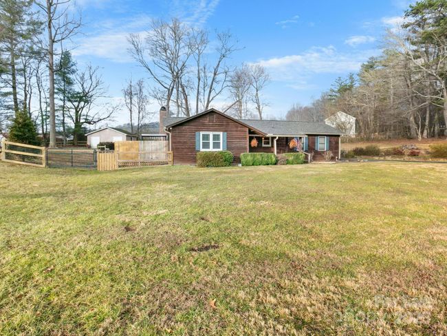 10 Shawn Dr, House other with 3 bedrooms, 2 bathrooms and null parking in Etowah NC | Image 4