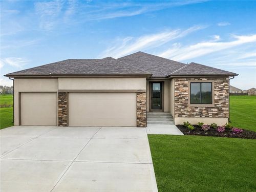 8004 Se Hoot Owl St, Blue Springs, MO, 64014-2240 | Card Image