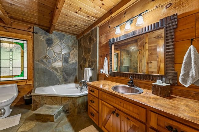 143 Kaely Dr, Home with 3 bedrooms, 3 bathrooms and null parking in Mineral Bluff GA | Image 39