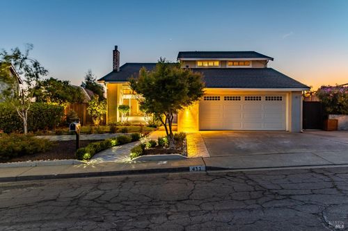 411 York Dr, Benicia, CA, 94510-1424 | Card Image