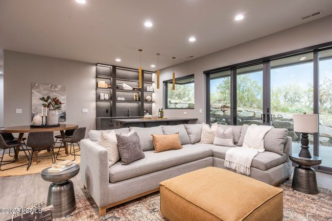 1817 W Skyridge Dr, Home with 5 bedrooms, 6 bathrooms and null parking in Mayflower Mnt UT | Image 8