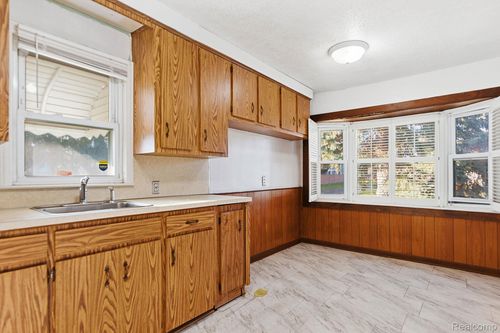 6000 Penrod St, Detroit, MI, 48228-3870 | Card Image