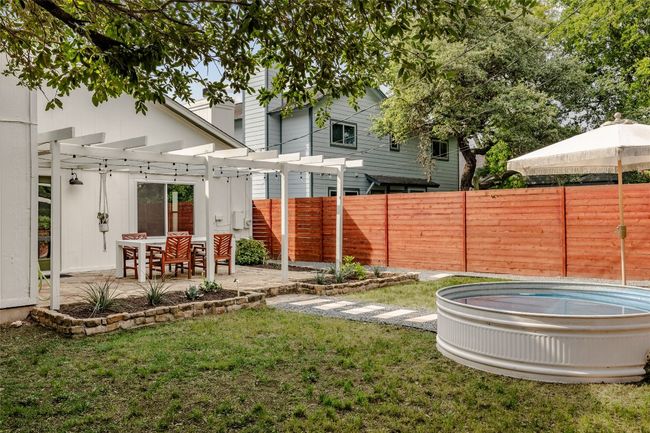 Backyard is fully fenced | Image 31