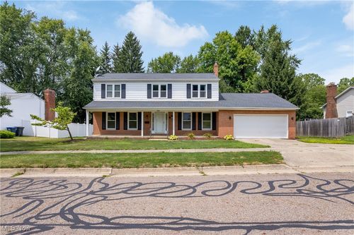 1041 Winhurst Dr, Akron, OH, 44313-5814 | Card Image