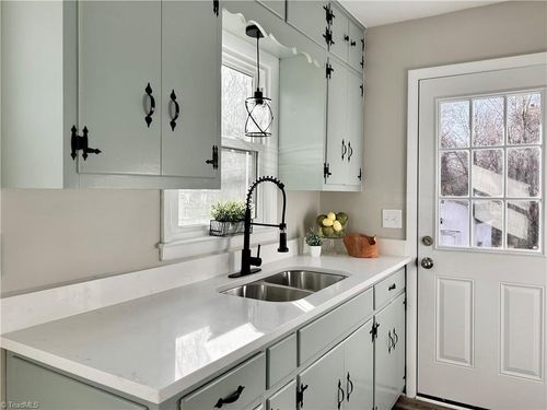 5026 Harvey Rd, Jamestown, NC, 27282-9114 | Card Image