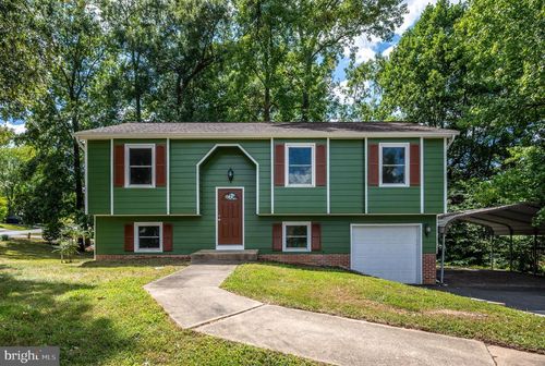 6800 Estate Ln, FREDERICKSBURG, VA, 22407-6245 | Card Image