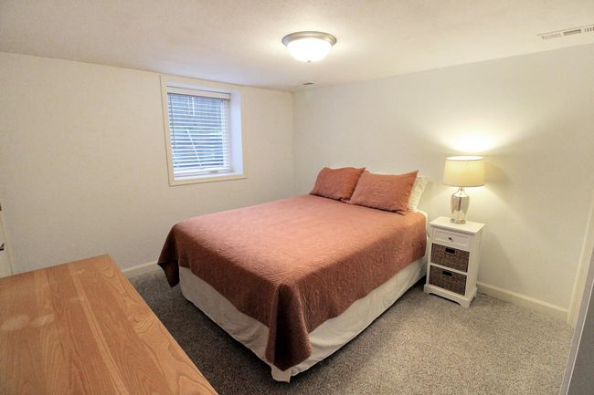 LL guest bedroom | Image 13