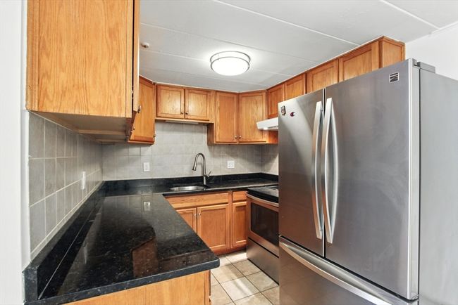 APT-2F - 18 Nelson Dr, Condo with 2 bedrooms, 1 bathrooms and 2 parking in Randolph MA | Image 8