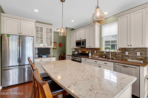 12 Winding River Ct, Lakewood, NJ, 08701-5784 | Card Image