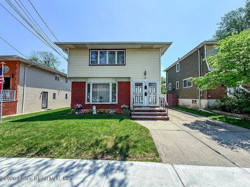 126 Greencroft Ave, Staten Island, NY, 10308-3040 | Card Image