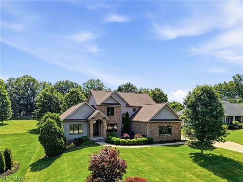 3341 Creekside Trl, Cuyahoga Falls, OH, 44223-3574 | Card Image