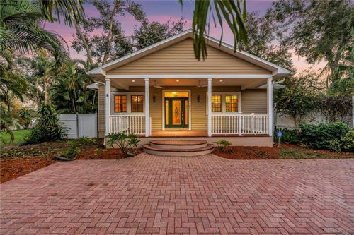 546 26th Ave N, St Petersburg, FL, 33704-2830 | Card Image