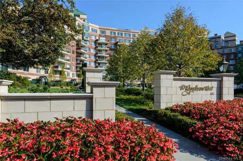 304-111 Cherry Valley Ave, Garden City, NY, 11530-1572 | Card Image