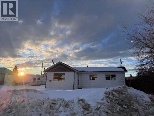 1217 114 Ave, Dawson Creek, BC, V1G3A6 | Card Image