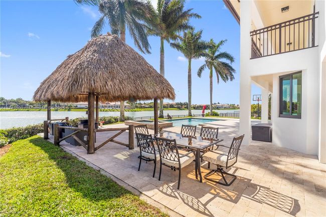 7770 Sw 188 Th Ter, House other with 5 bedrooms, 4 bathrooms and null parking in Cutler Bay FL | Image 9