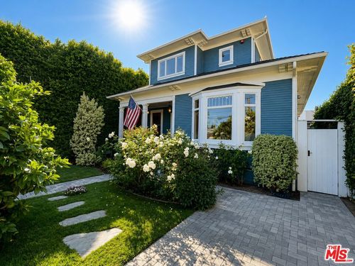 713 Bay St, Santa Monica, CA, 90405-1216 | Card Image