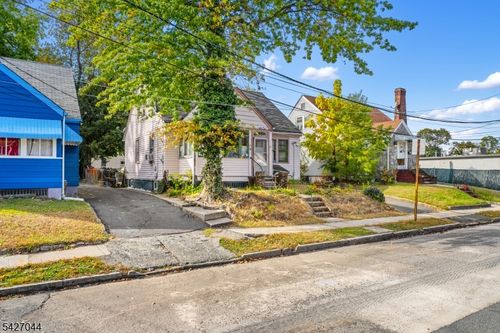 15 Victor Pl, Irvington, NJ, 07111-4610 | Card Image
