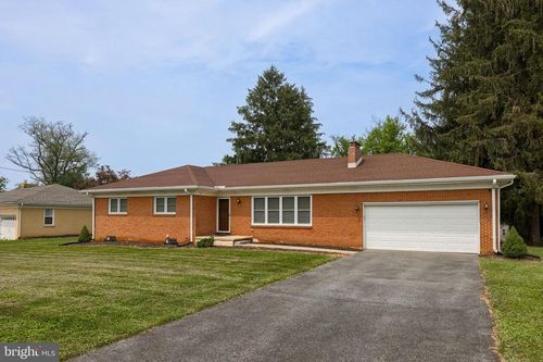 101 Lynbrook Dr N, YORK, PA, 17402-3227 | Card Image