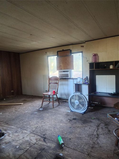 300 Jan Rd, Shepherd, TX, 77371-2316 | Card Image