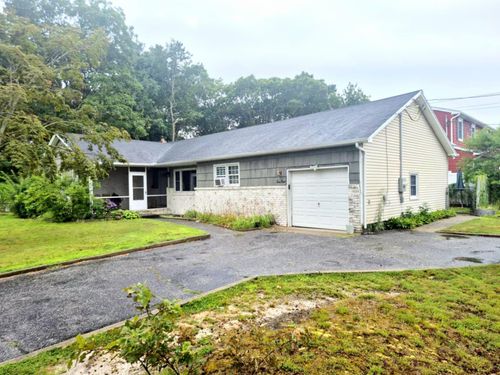 68 Alder Ln, Shirley, NY, 11967-3519 | Card Image