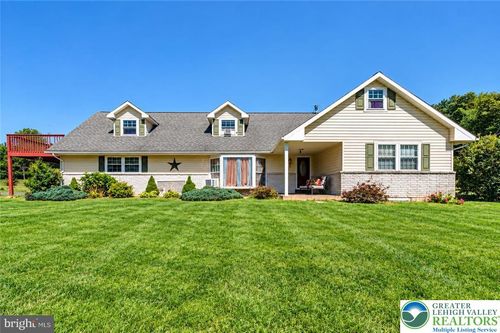 2415 Stagecoach Rd W, PALMERTON, PA, 18071-6751 | Card Image