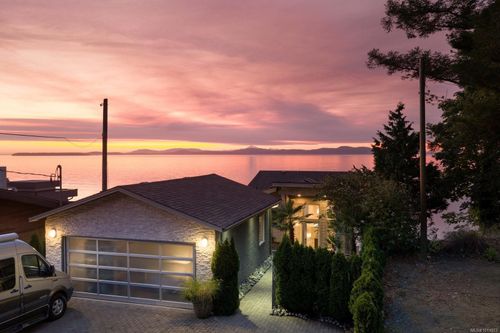 5009 Cordova Bay Rd, Saanich, BC, V8Y2K1 | Card Image